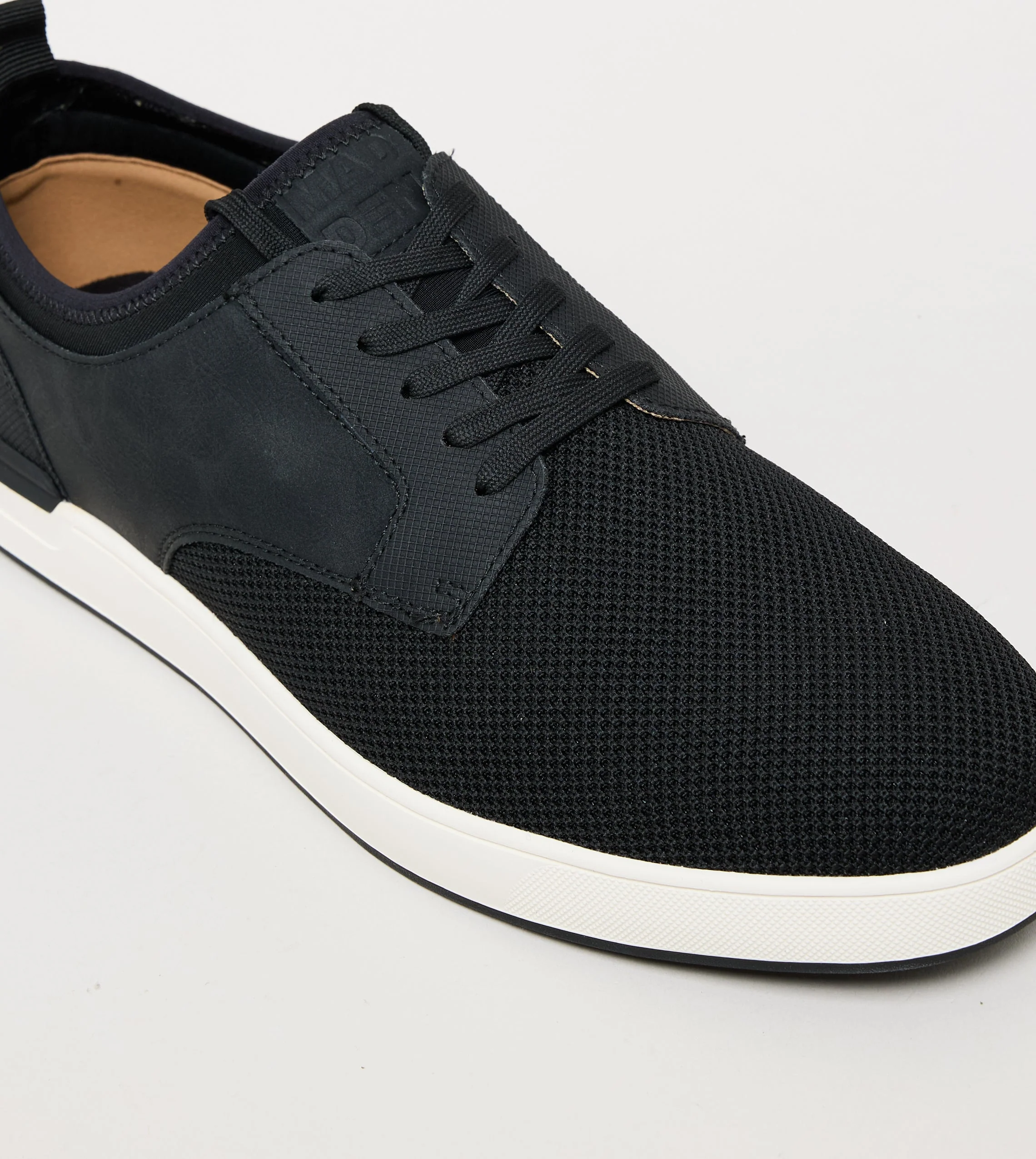 MDOLLEN BLACK SNEAKERS - Image 3