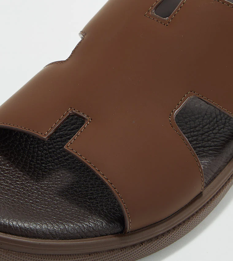 Averin Men's Brown Arabic Sandals - Image 5